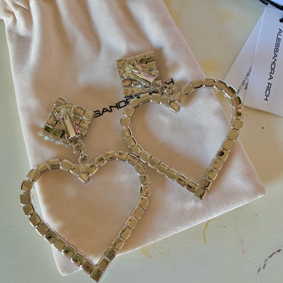 NWT Alessandra Rich Iridescent Heart Rhinestone Crystal Clip On Earrings - Picture 2 of 3